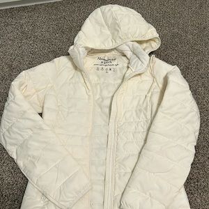 Packable puffer jacket